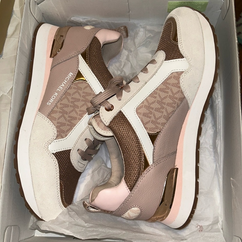 Micheal Kors shoes got them and didn’t like